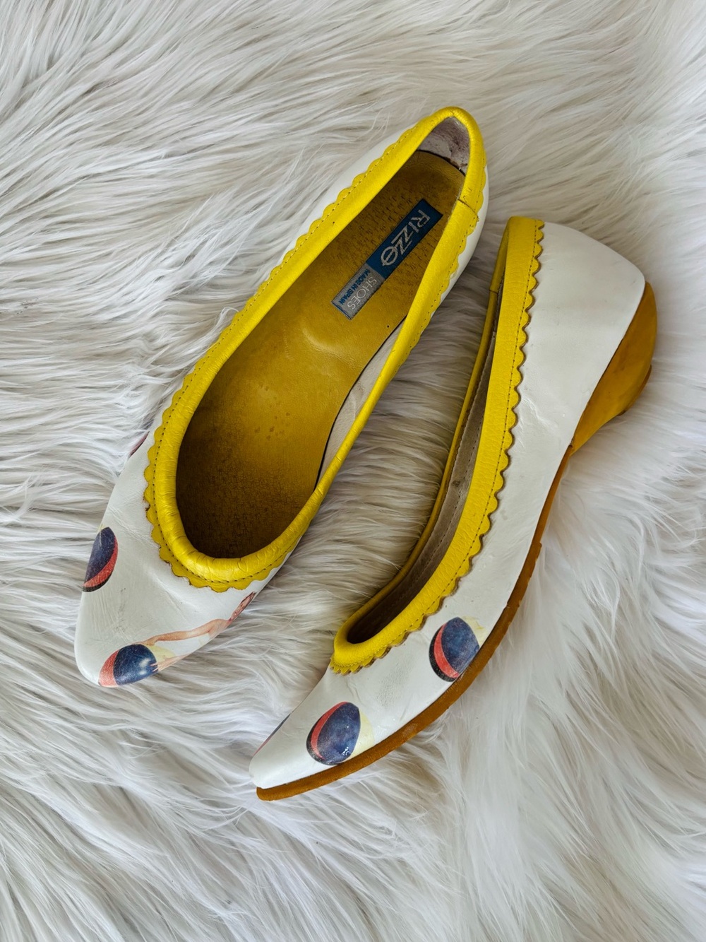 Rizzo Vintage Pin-Up Beach Girl Ballet Flats - Scalloped Yellow Leather (US 8.5)